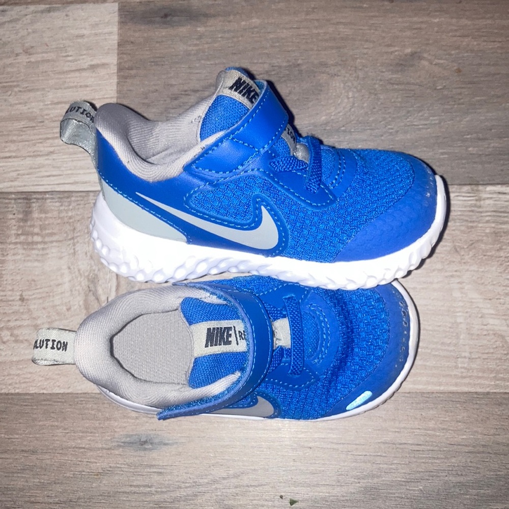 Size 4.5 Nike Shoes